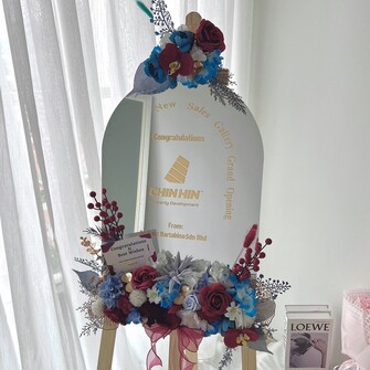 Red Blue opening mirror flower stand
