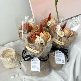 Mini brown mix blooms 