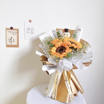 Classic graduation bouquet