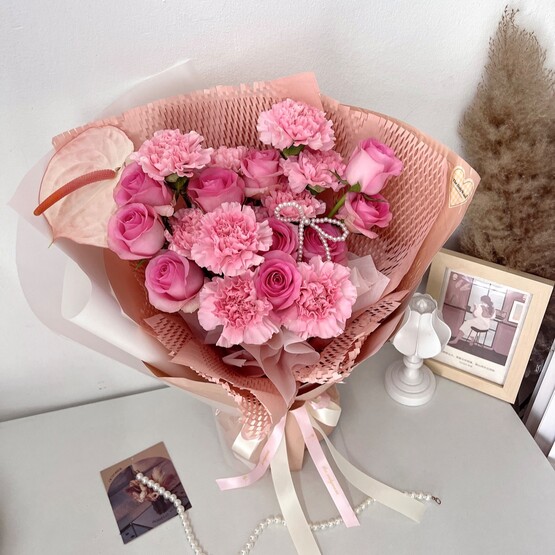 Barbie theme bouquet