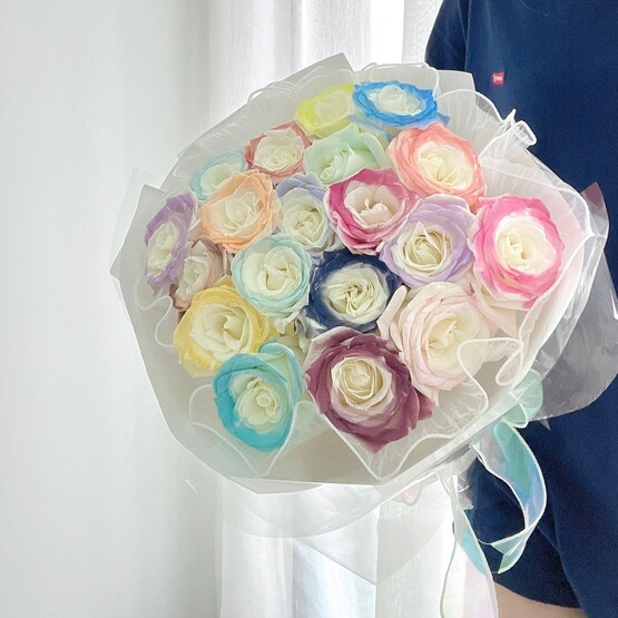 Colourful spray roses