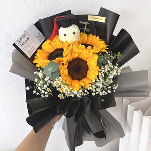 Classic graduation bouquet