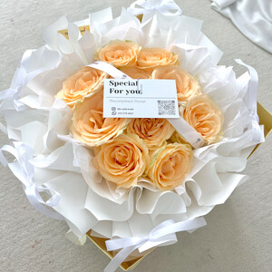 Champagne Roses in Ballet style