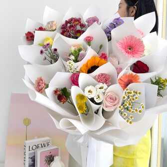 One year old one flower bouquet 一岁一礼花束 
