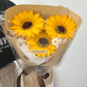 Soap sunflower w chamomile