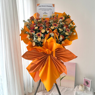 Orange theme opening flower stand