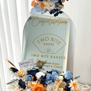 Two colour tone opening mirror flower stand