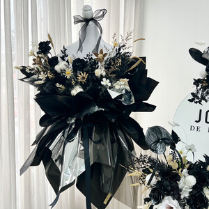 Model Outfit Flower - Cool Lady Boss
