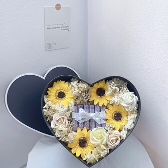 Love shape flower box 