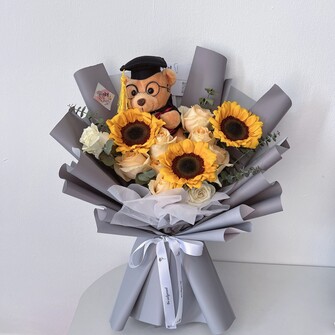 Dr Bear graduation flower