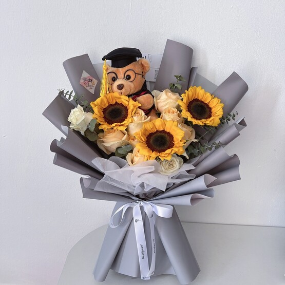 Dr Bear graduation flower